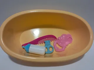 Juguetes para muñeca: bañerr, biberón, peine, sona