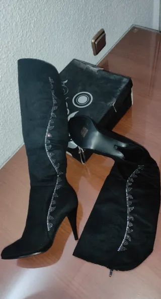 Botas altas de tacón preciosas