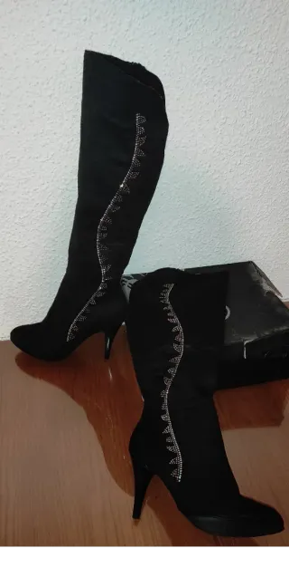 Botas altas de tacón preciosas