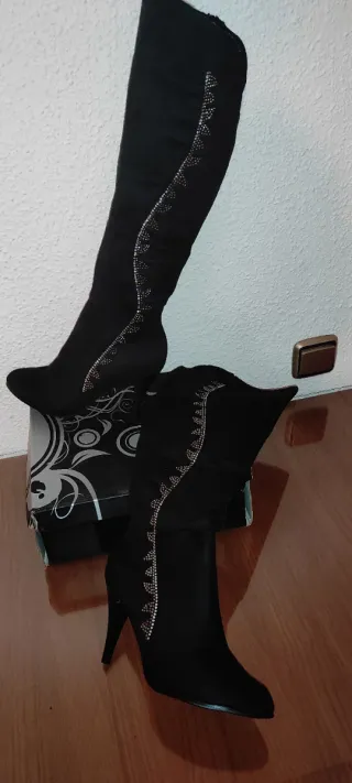 Botas altas de tacón preciosas