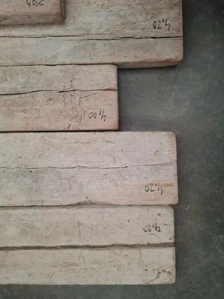 Tablones de madera para obra