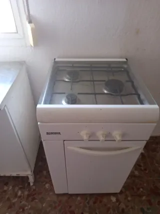 Cocina de gas Rommer blanca