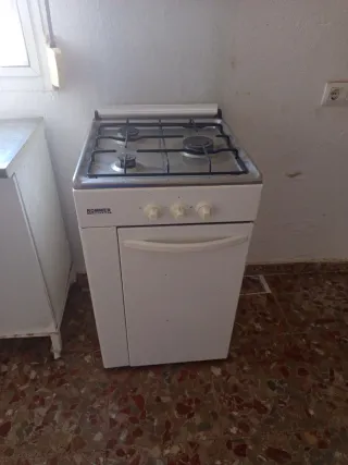 Cocina de gas Rommer blanca