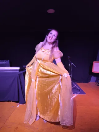 Animadoras y cantantes infantiles