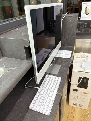 Imac Apple Gris Plata. Solo se saco de la caja