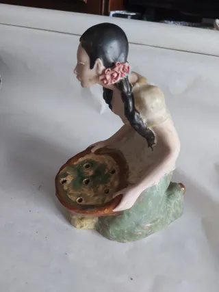 Figura de porcelana antigua