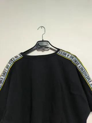 Pull and Bear Top Negro