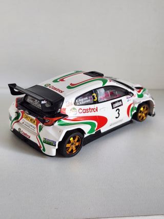 Toyota Yaris Avant Slot Castrol