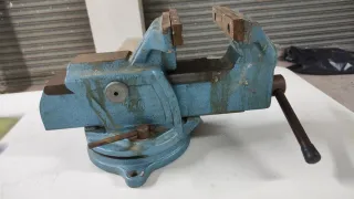 Tornillo de banco 150 mm giratorio – 6 pulgadas