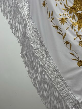 Mantón Flamenco Blanco Bordado Dorado