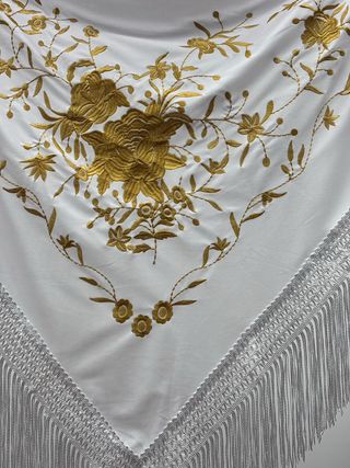 Mantón Flamenco Blanco Bordado Dorado