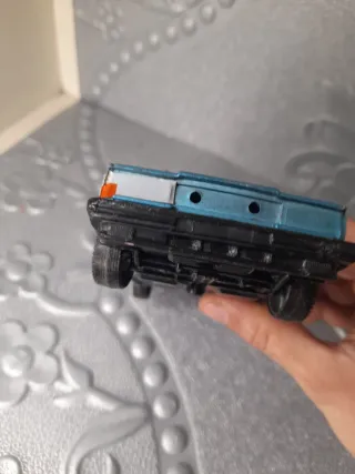 Miniatura Volvo 760 GLE Azul