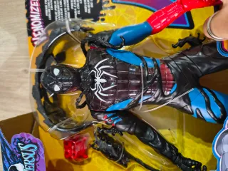Figura Spiderman Venomize Liquid Shifter Hasbro