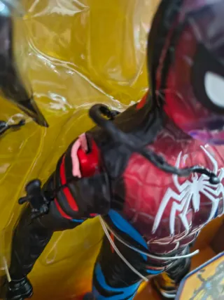 Figura Spiderman Venomize Liquid Shifter Hasbro