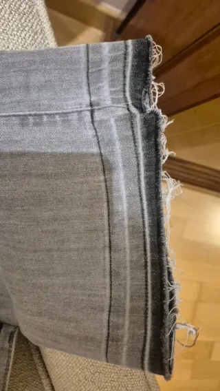 Pantalón loneta gris acampanado talla 40