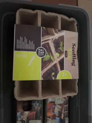 Set semillero, invernadero y pastillas abono.