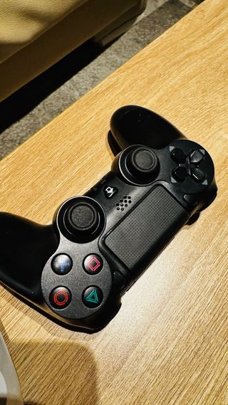 Mando PS4 / PC Negro y Blanco