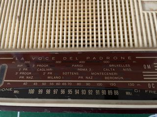 Guscio radio La Voce del Padrone con scalaparlante