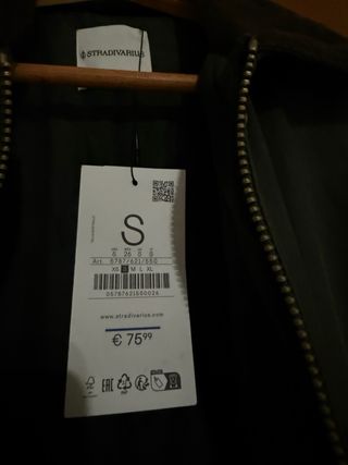 Parka Stradivarius verde multibolsillos