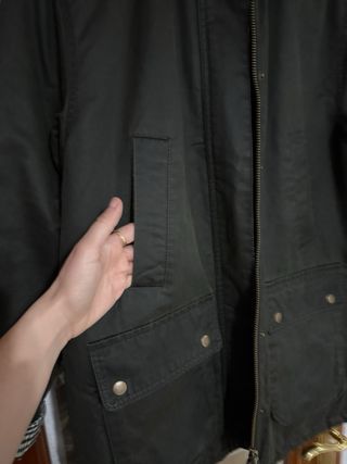 Parka Stradivarius verde multibolsillos