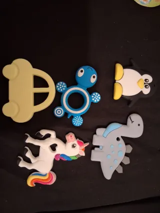 Mordedores Silicone Bebé - Carro, Pinguim, Dinossa