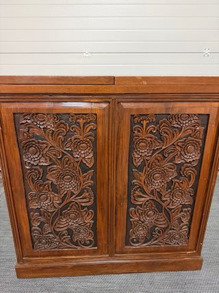 Mueble bar madera antiguo 2 puertas tallado