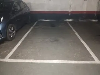 Plaza de garaje conr vigilancia y camaras