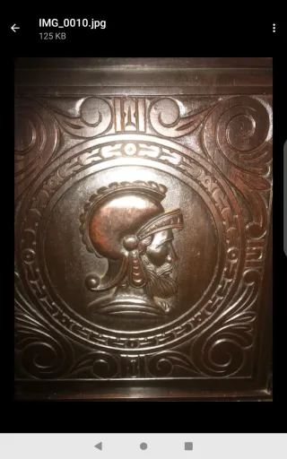 Paragüero antiguo de madera tallada