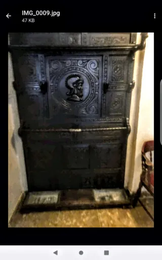 Paragüero antiguo de madera tallada