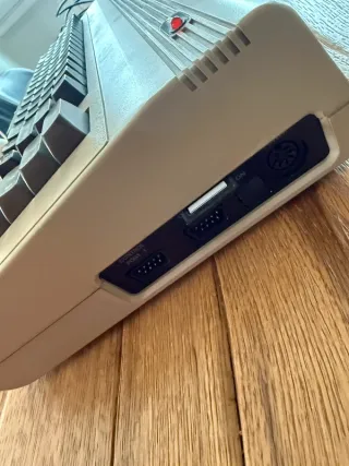 Commodore 64 con lector SD y fuente original