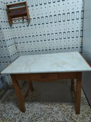Mesa de cocina mármol y madera