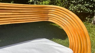 Sillón de diseño, ratán curvo, fabricado a mano