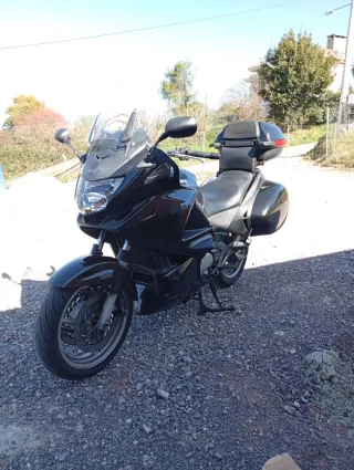 Honda NT700 Deauville Negra