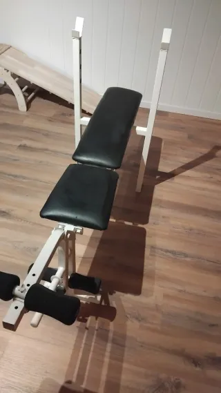 Press de banca plano y superior y pierna