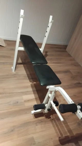 Press de banca plano y superior y pierna