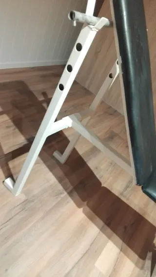 Press de banca plano y superior y pierna