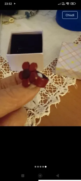 Anello fatto a mano in pelle a forma di fiore