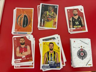 Cromos Euroliga 2025-26. En la 2ª foto, la lista.
