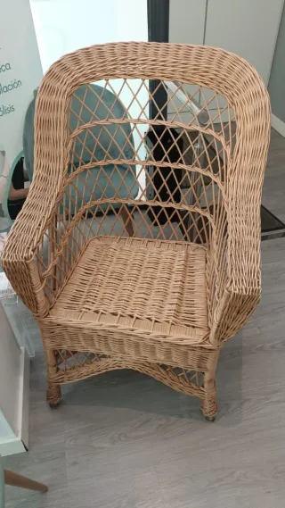 Poltrona in vimini beige