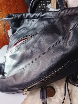 Bolso negro de piel