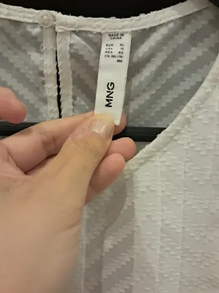 Camisa blanca de manga larga