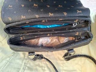 Mala Cavalinho em pele preta