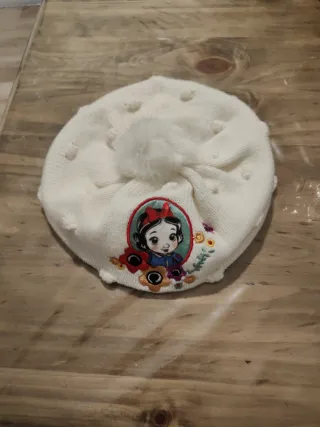 Bufanda y Boina bordadas Blancanieves Disney