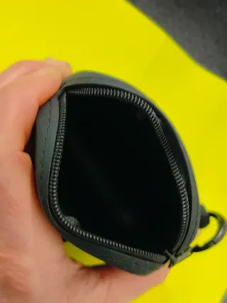 Monedero/Organizador Silicona Negro Corazón Rojo