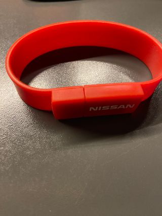 USB Nissan Rosso