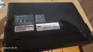 Mini ordenador portátil Packard Bell en color rojo