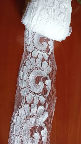 Cinta de encaje ancha