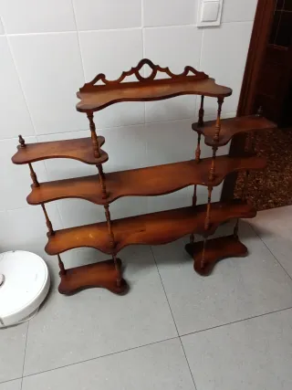 Estantería de madera
