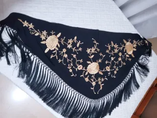 Mantoncillo Flamenco Bordado Dorado