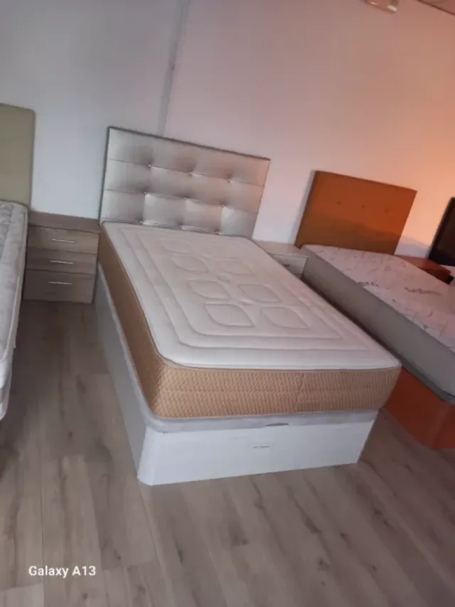 Struttura letto con materassi